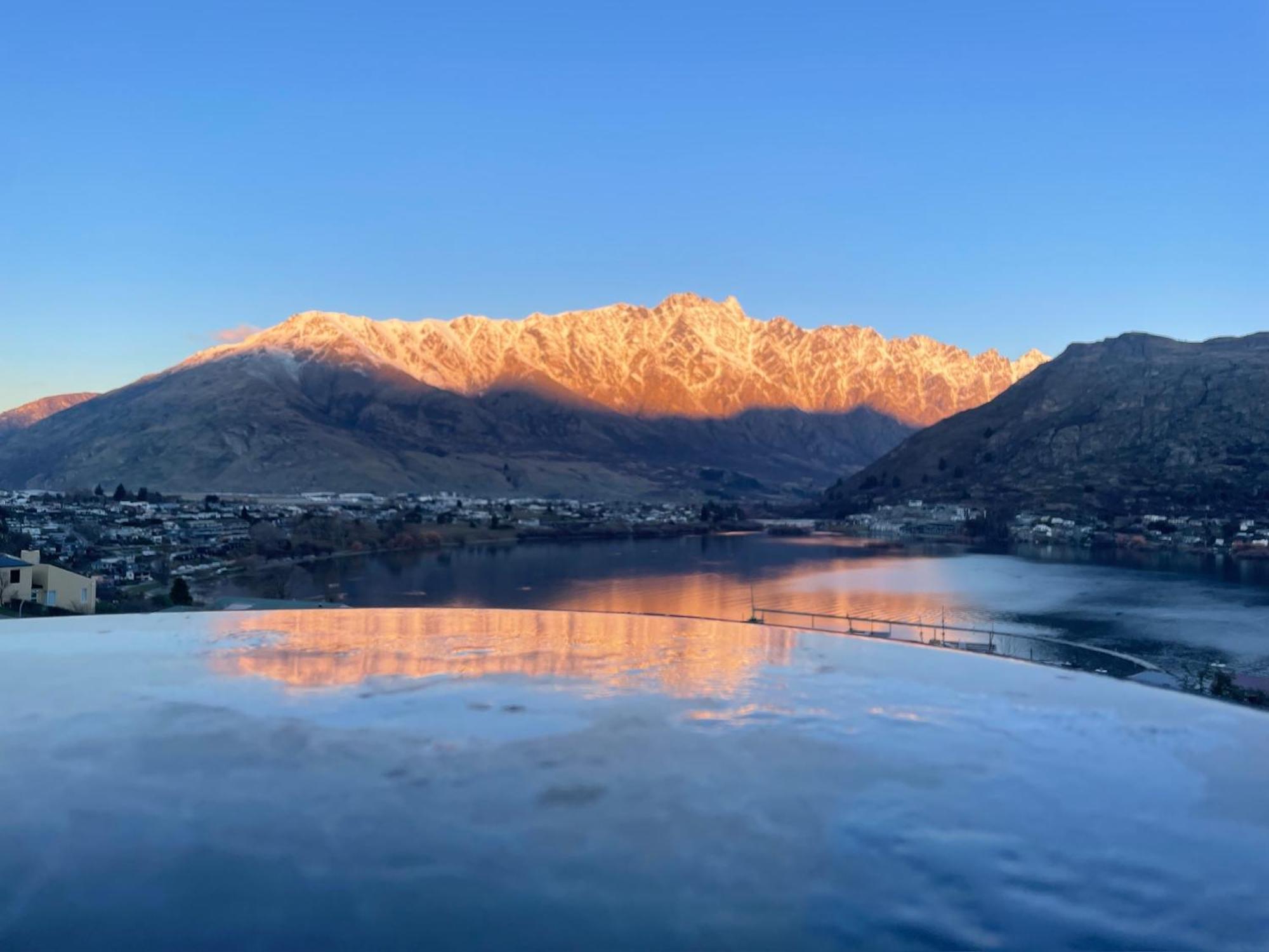 The Embassy B&B Queenstown Luaran gambar