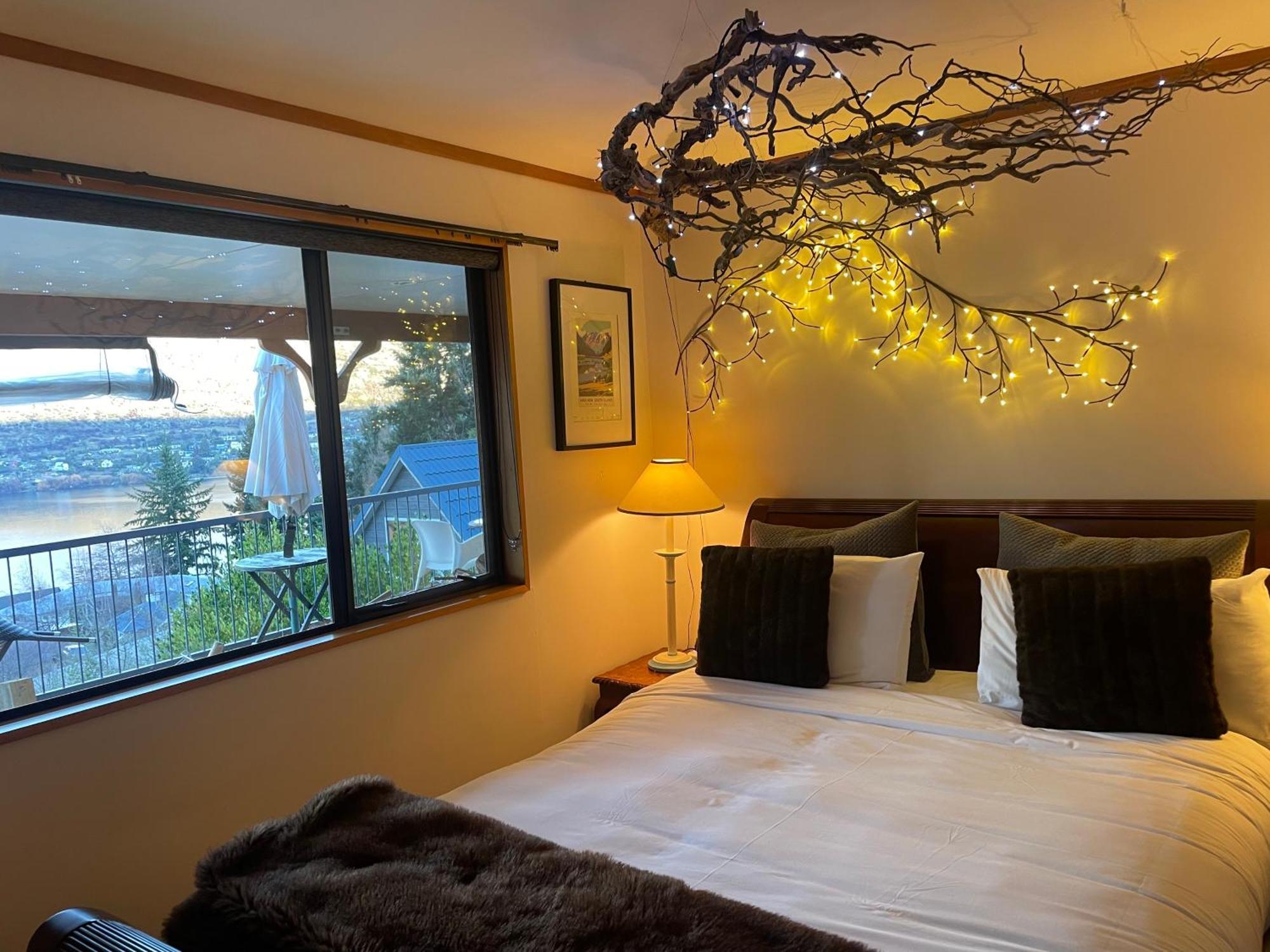 The Embassy B&B Queenstown Luaran gambar