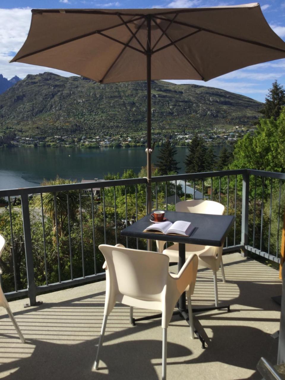 The Embassy B&B Queenstown Luaran gambar